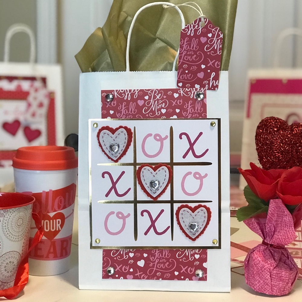 SOLD♥️VALENTINES GIFT BAG♥️ with Tissue